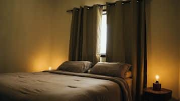 7 bedrooms, WiFi, bed sheets