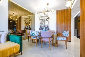 Dining - 3-bedroom apartment in charming Marrakech with AC, WiFi. Enjoy your stay (Marrakech)