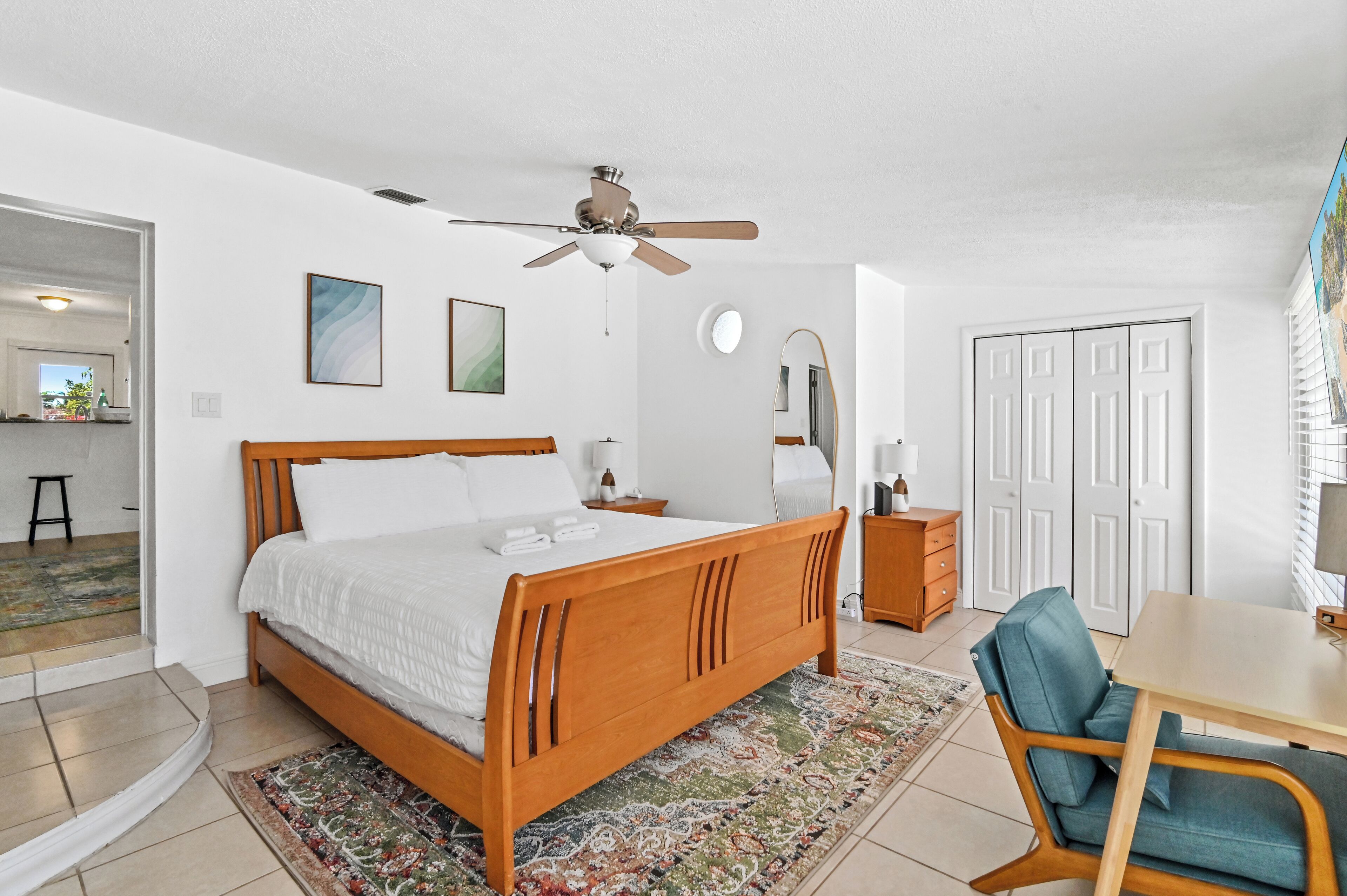 4 soveværelser, skrivebord, strygejern/strygebræt, weekendseng