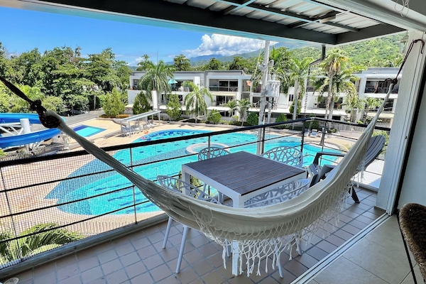 6 outdoor pools