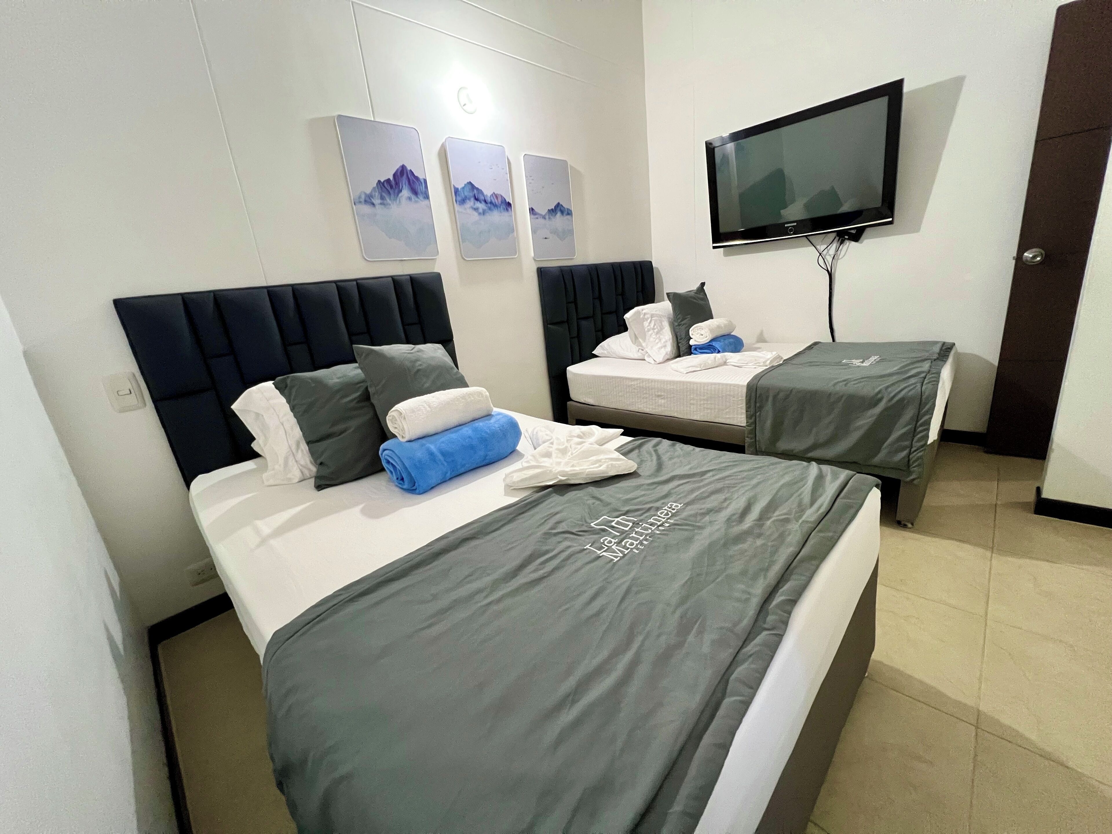 Appartement Familial, vue piscine | 2 chambres, Wi-Fi gratuit