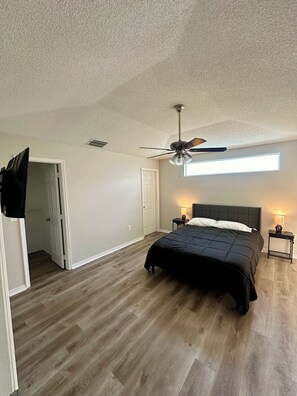 4 chambres, fer et planche à repasser, Wi-Fi gratuit, draps fournis