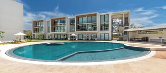 Nature's Nest 2 bedroom Condo Jungle View