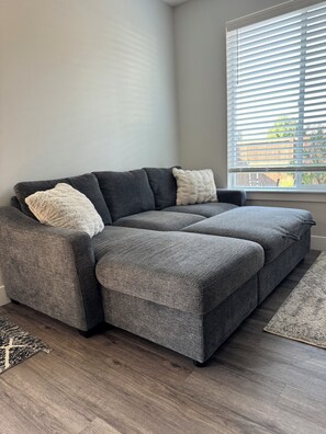 Living area - Beautiful and Modern ADU with its own private entrance (Vancouver)