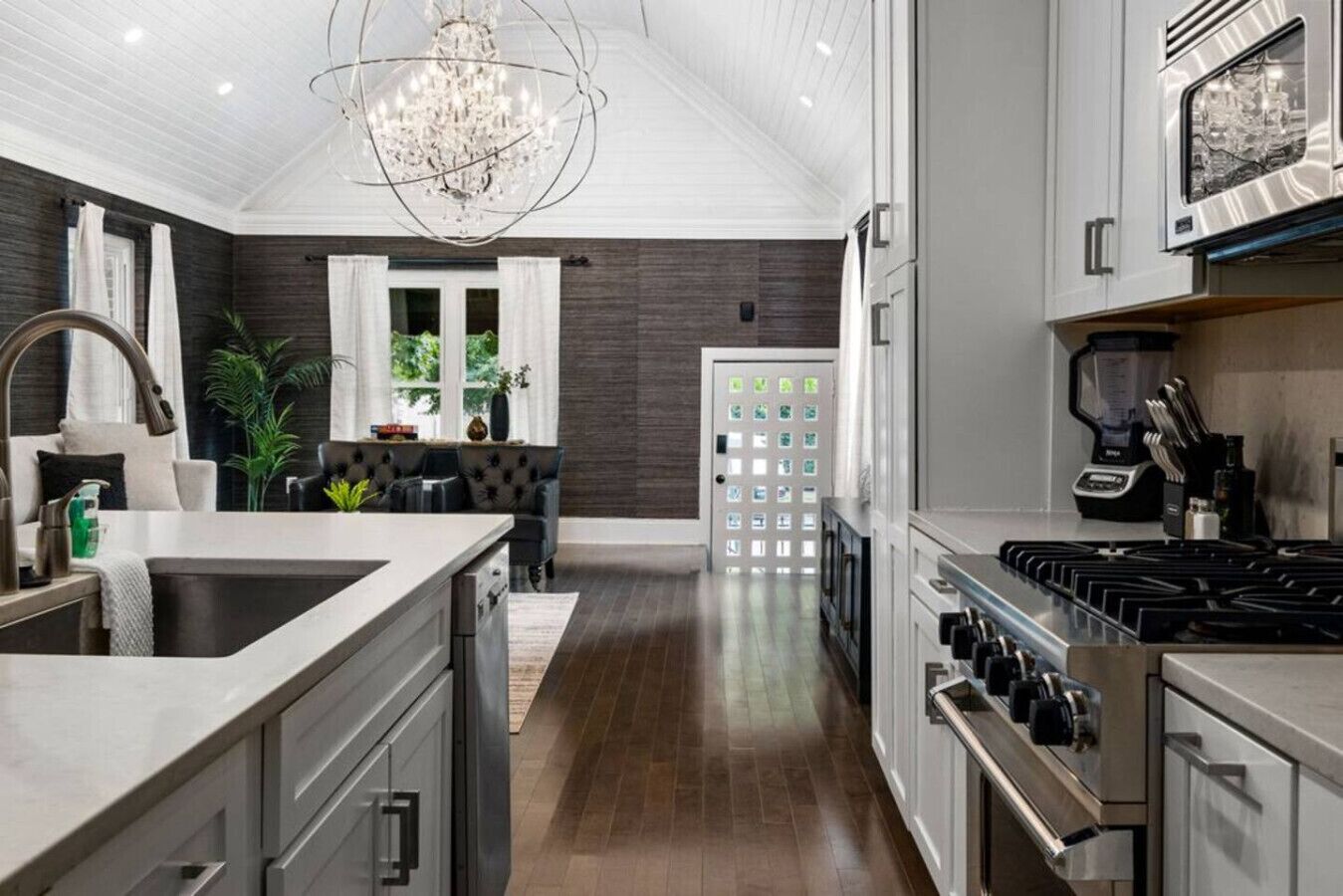 雪櫃、微波爐、焗爐、爐具