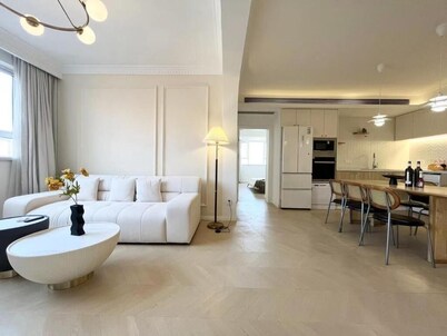 Warm 4Bedroom Apartment with Huangpu River View