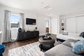 1 chambre, fer et planche à repasser, lit parapluie, Wi-Fi gratuit