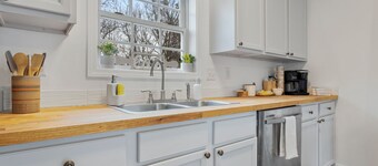 Lovely Home! Close to the Beach and Downtown!