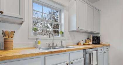 Lovely Home! Close to the Beach and Downtown!