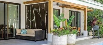 Serene and Tropical Casa Cielo, Pelada Beach