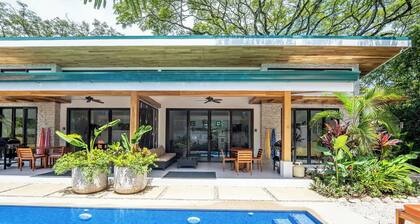 Bright and Tropical Casa Mar, Playa Pelada, Nosara