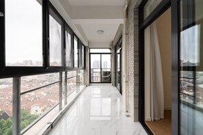 Interior - Downtown Rare 3Bedroom, Yuyuan Garden within walkin distance (Huangpu District)