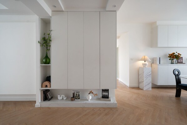 Interior - Downtown Rare 4Bedroom, Yuyuan Garden within walkin distance (Huangpu District)