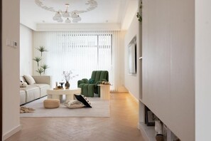 Smart TV - Downtown Rare 4Bedroom, Yuyuan Garden within walkin distance (Huangpu District)