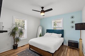 3 bedrooms, iron/ironing board, WiFi, bed sheets