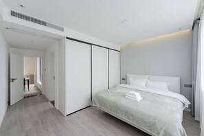 3 dormitorios, tabla de planchar con plancha, wifi gratis y ropa de cama