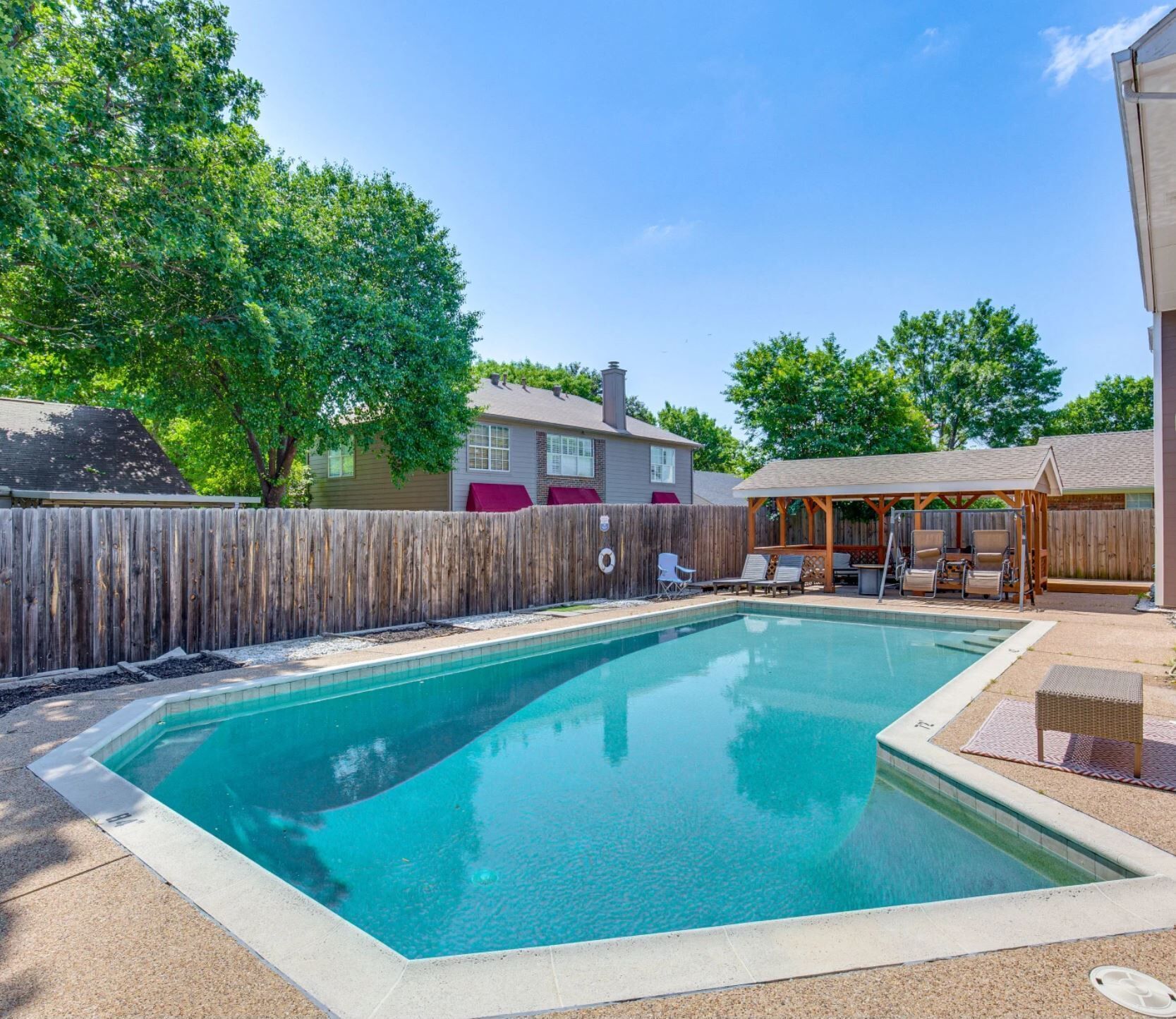 Alberca al aire libre y alberca climatizada