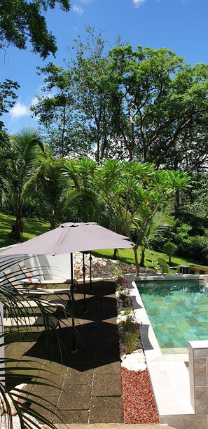 Outdoor pool - Lodge for 6 people. Comprising 3 bungalows with swimming pool.   (Pinilla)