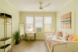 2 habitaciones, tabla de planchar con plancha, wifi y ropa de cama