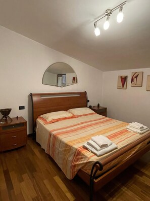 2 bedrooms, bed sheets - Tiburtina 296 (Pescara)