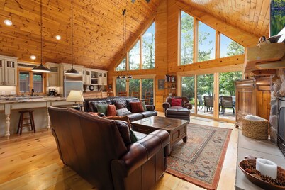 Beautiful 5-bedroom house in Enchanting Crosslake -Pontoon Incl with 7 day stay!