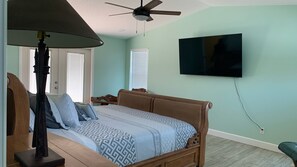 4 bedrooms, iron/ironing board, WiFi, bed sheets - Spacious 4-bedroom house in enchanting Jacksonville with WiFi, AC (Jacksonville)