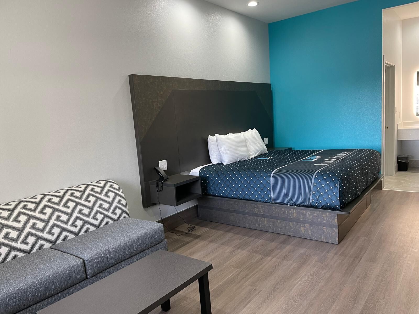 办公桌、遮光窗帘、隔音、熨斗/熨衣板