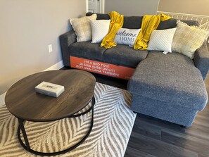 Interior - Stunning, Modern 2 Bedroom Retreat with King Bed (Cincinnati)