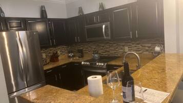 Micro-ondas, fogão, cooktop, lava-louças