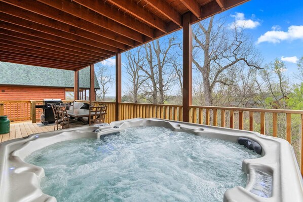 Outdoor spa tub - Cabin w/ Hot Tub & Game Room in the Smokys! (Sevierville)