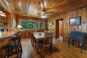 Dining - Rustic Lakefront Home w/ Beach! (Sevierville)