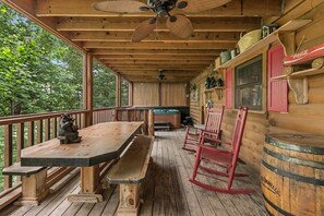 Outdoor dining - Rustic Cabin in Woods w/ Hot Tub & Games! (Sevierville)
