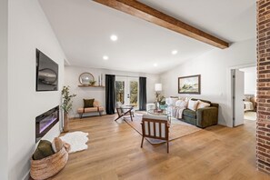 TV, fireplace, offices