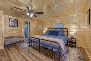 3 chambres, fer et planche à repasser, Wi-Fi, draps fournis