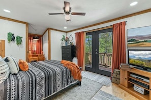 3 habitaciones, escritorio, tabla de planchar con plancha y wifi