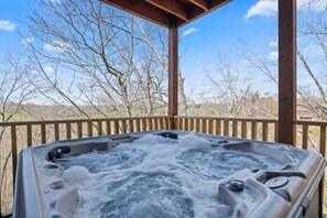 Outdoor spa tub - Mountain Retreat w/ Hot Tub & Games! Sleeps 10! (Sevierville)