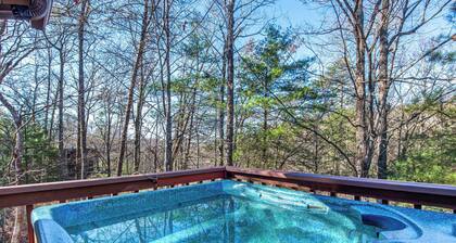 Peaceful 2br in Mountains w/ Private Hot Tub!