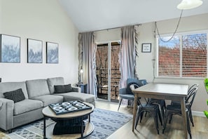 TV, fireplace, offices - The Loft – Picturesque Condo for 6 w/ Epic Views! (Gatlinburg)