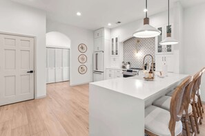 Fridge, microwave, oven, stovetop - The Roxy – 2 Homes in 1! (Sevierville)