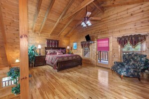 2 soverom, strykejern/-brett, wi-fi og sengetøy