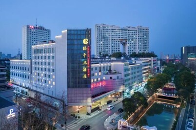 Hangzhou Linping Grand Hotel