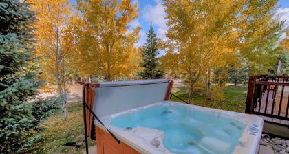 Beautiful Unit in Quiet Area w/ Shuttle to Slopes