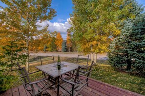 Outdoor dining - Beautiful Unit in Quiet Area w/ Shuttle to Slopes (Breckenridge)