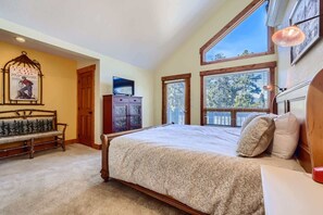 3 habitaciones, tabla de planchar con plancha, wifi y ropa de cama