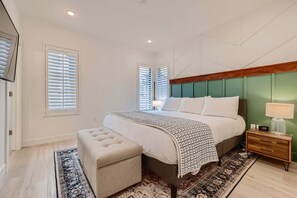 2 bedrooms, iron/ironing board, travel cot, WiFi
