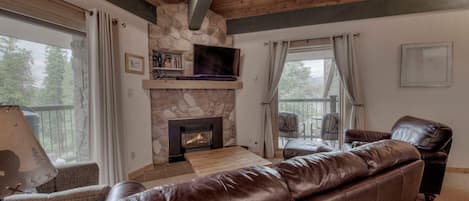 Televisión, chimenea