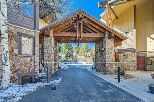 Eagle on Skis – Cozy 3 BDR Home Walk to Ski Lifts