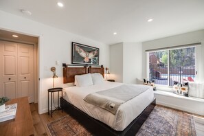 3 chambres, fer et planche à repasser, Wi-Fi, draps fournis