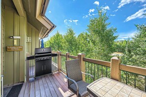 Property grounds - Cozy 1BR Near Trails w/ Shuttle to Slopes and Town (Breckenridge)