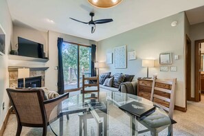 TV, fireplace - Cozy 1BR Near Trails w/ Shuttle to Slopes and Town (Breckenridge)